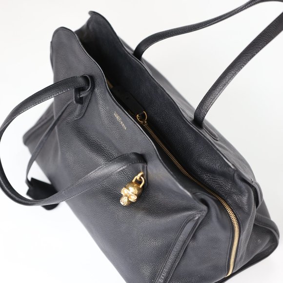 My black Alexander McQueen handbag with gold skull - Picture 11 of 14